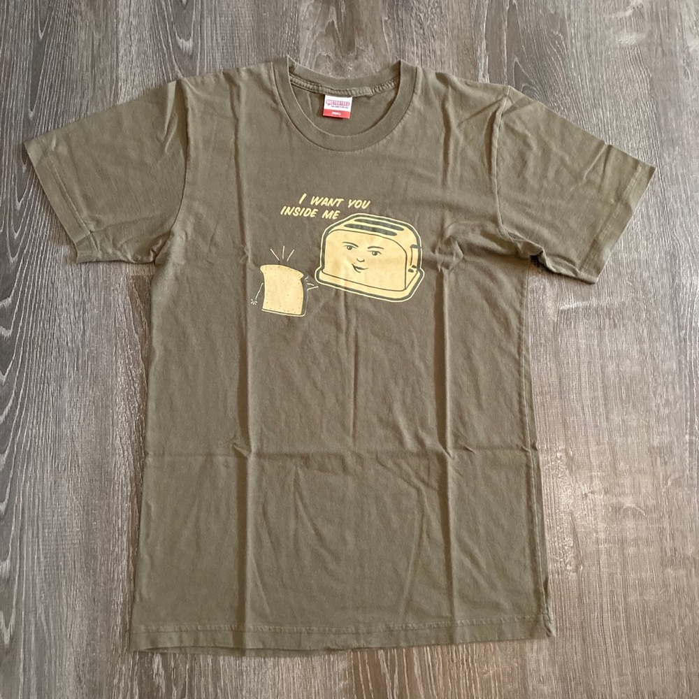 BustedTees Short Sleeve Tshirt Size S